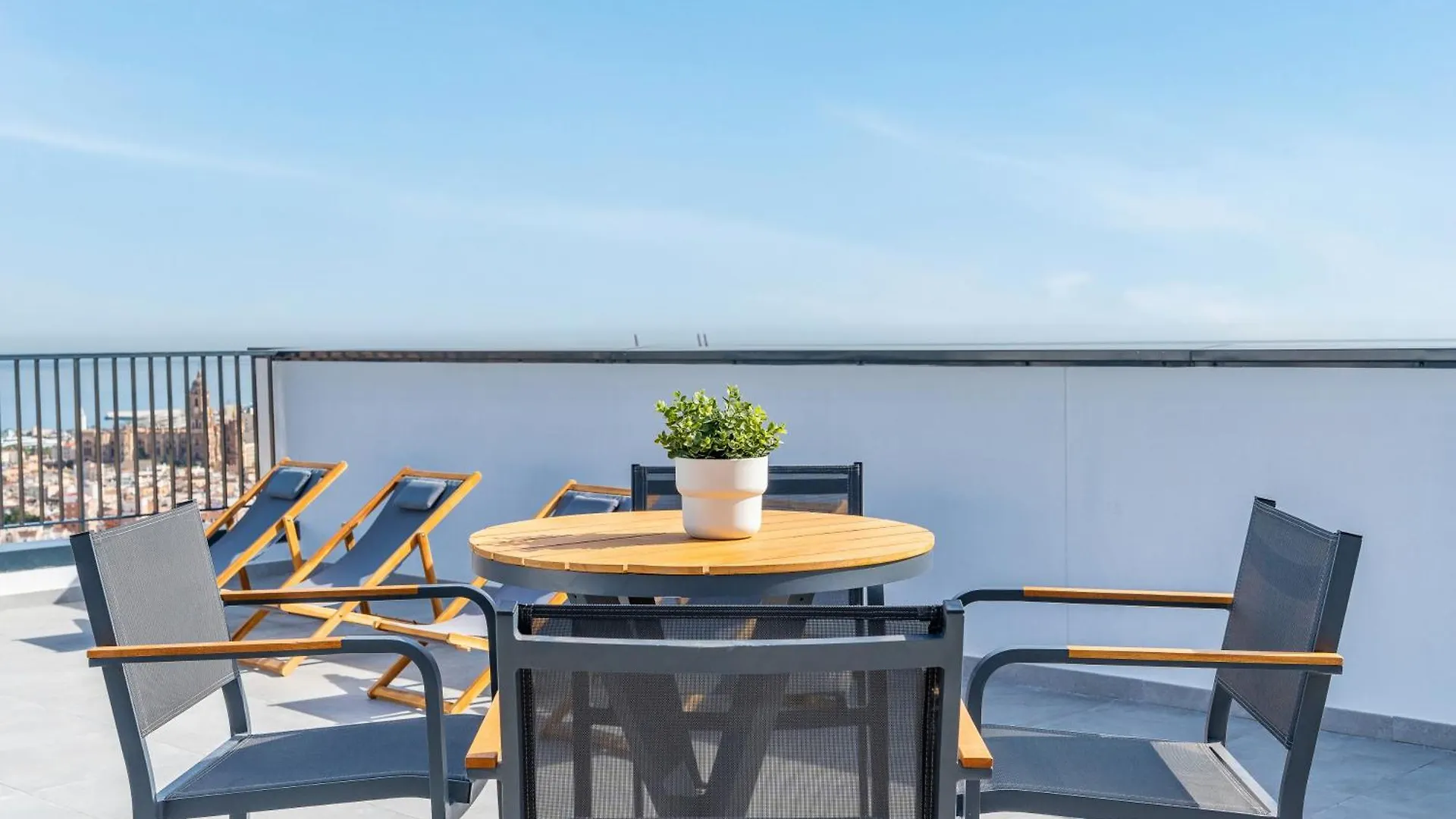 Malaga Tower View Apartment