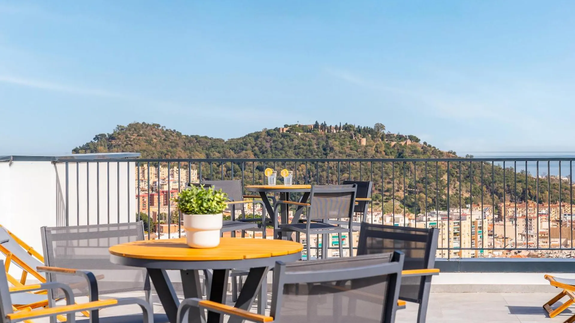 Malaga Tower View Apartment